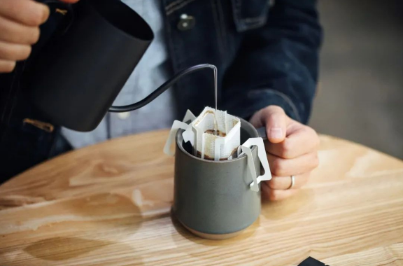 Hanging ear coffee packaging machine