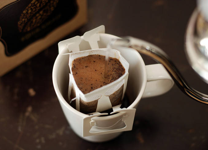 آلة تعبئة مسحوق القهوة المصفاة يدويًا